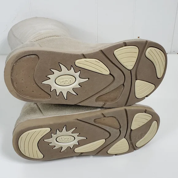 Ugg Classic tall boot 2 - Picture 4 of 12